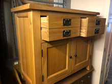 Load image into Gallery viewer, Small oak sideboard
