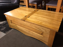 Load image into Gallery viewer, Split lid oak coffee table
