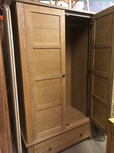 Load image into Gallery viewer, Willis &amp; Gambier double oak wardrobe
