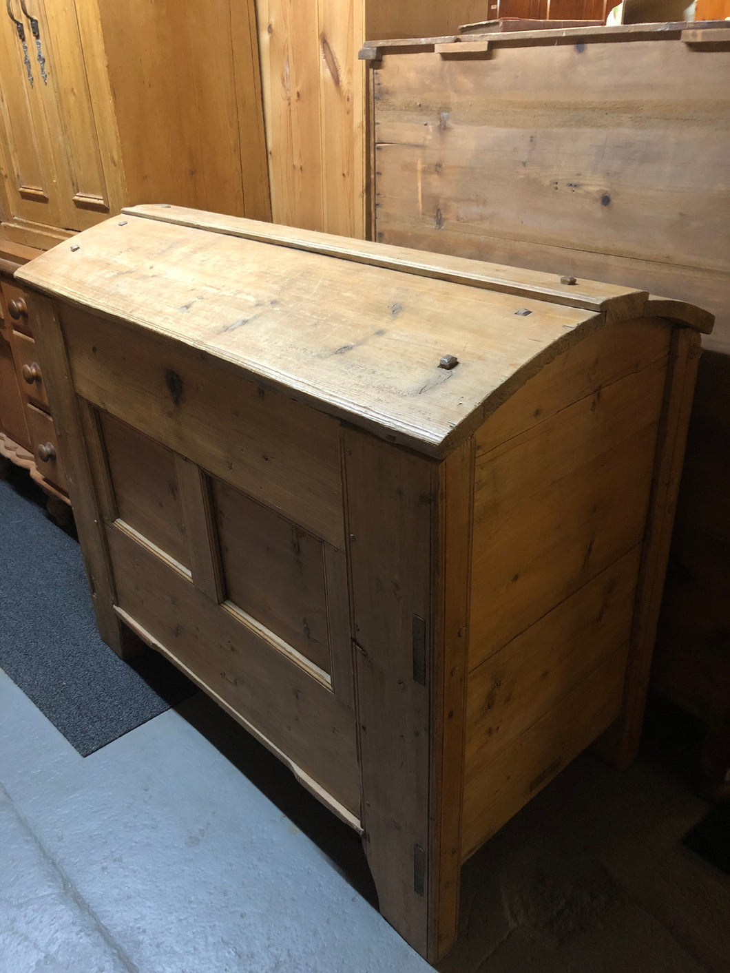 Vintage pine large bedding box